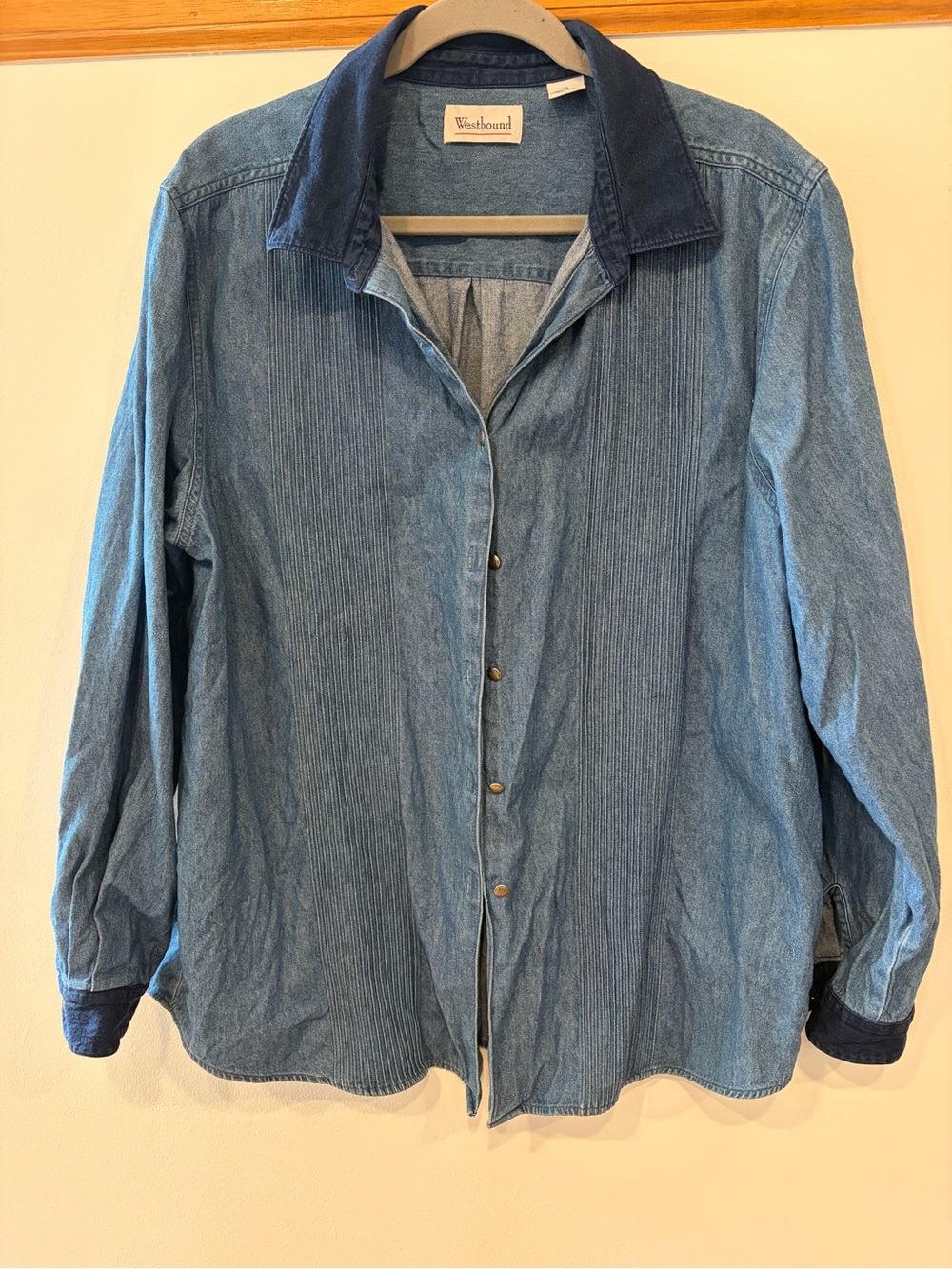 Westbound Vintage Women's Light Blue Denim Shirt with Dark Blue Collar